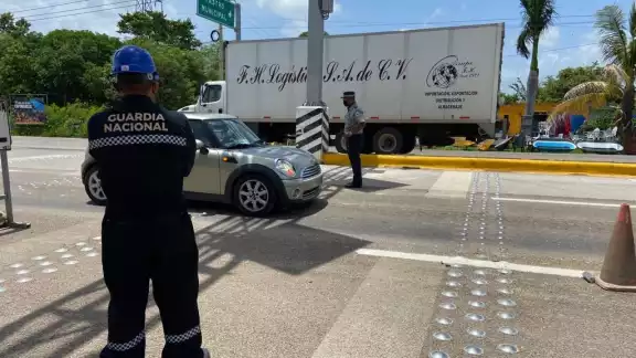 Los 10 cubanos quedaron a disposición del Instituto Nacional de Migración