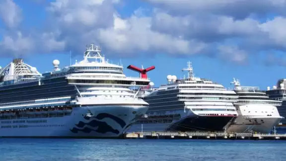 De 81 arribos de barcos programados a puertos de Cozumel, sólo se cancelaron dos, entre ellos uno de la naviera Royal Caribbean De 81 arribos de barcos programados a puertos de Cozumel, sólo se cancelaron dos, entre ellos uno de la naviera Royal Caribbean