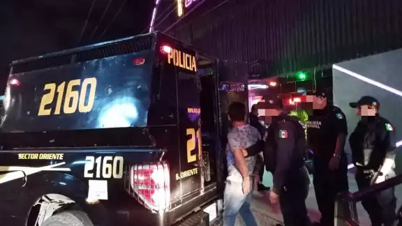 Las autoridades informaron que hombres del Estado de México discutieron con meseros Las autoridades informaron que hombres del Estado de México discutieron con meseros
