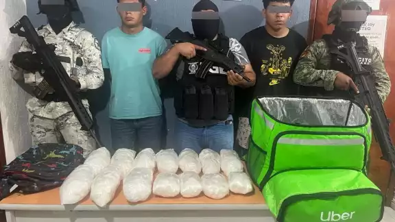 Los hombres fueron puestos a disposición de la FGR en Cancún