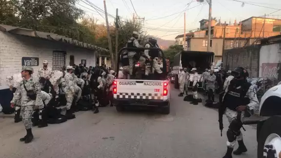 Motín en penal de Acapulco deja heridos a 17 elementos de seguridad
Motín en penal de Acapulco deja heridos a 17 elementos de seguridad