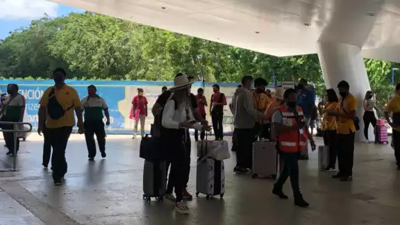Las terminales de Cancún recibirán más de 250 vuelos de llegada durante este primer domingo de agosto Las terminales de Cancún recibirán más de 250 vuelos de llegada durante este primer domingo de agosto