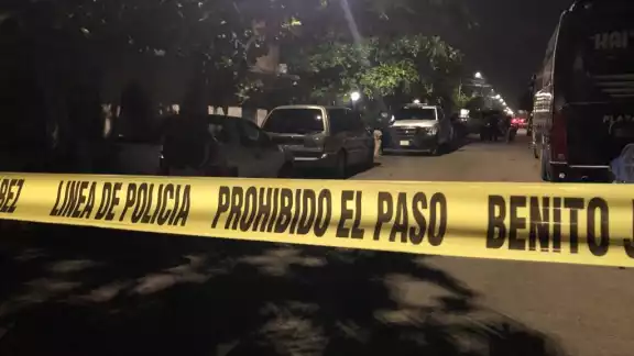 Autoridades catean vivienda por presunta venta de sustancia prohibidas en Cancún Autoridades catean vivienda por presunta venta de sustancia prohibidas en Cancún