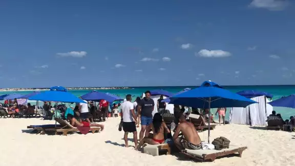 La Zona Hotelera recibe a miles de turistas a pocos días del inicio de las vacaciones de Semana Santa La Zona Hotelera recibe a miles de turistas a pocos días del inicio de las vacaciones de Semana Santa