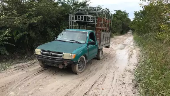 Esta vía de acceso no recibe mantenimiento desde hace más de dos años