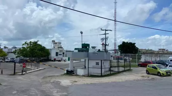 Tres exfuncionarios son acusados por peculado durante sus funciones en el Gobierno de Campeche Tres exfuncionarios son acusados por peculado durante sus funciones en el Gobierno de Campeche