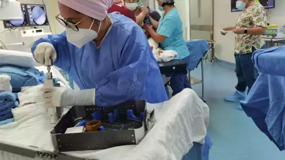 La nueva variante de ómicron XE podría ser más contagiosa que las pasadas