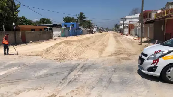 Los clientes no se pueden estacionar y las extensas polvaredas causan múltiples molestias Los clientes no se pueden estacionar y las extensas polvaredas causan múltiples molestias