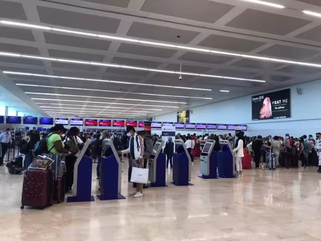 Todos los días es testigo de tristes despedidas o emotivos reencuentros