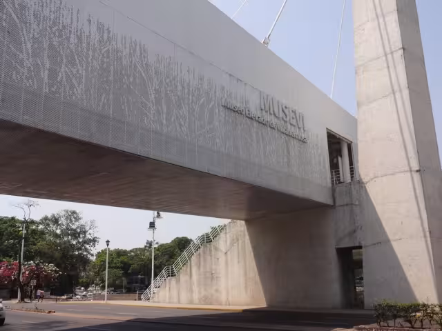 Vista de un lado del Museo Elevado de Villahermosa