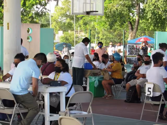 Las personas que recibieron la vacuna de AstraZeneca en Quintana Roo tienen 56 días para recibir la segunda dosis
