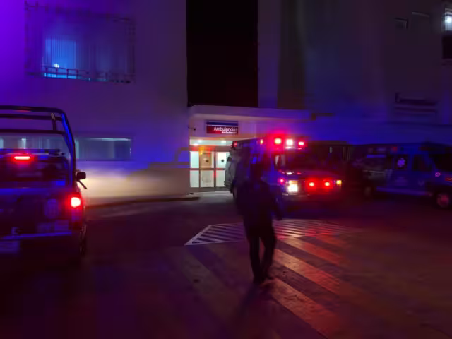 A la clínica arribaron elementos de la Policía para tomar conocimiento de lo sucedido