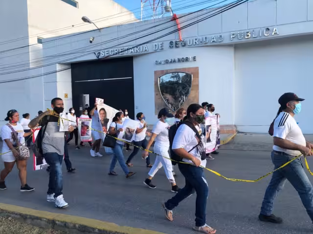 El contingente comenzó su recorrido en la Avenida Bonampak, pasando por 'El Ceviche' y terminando en la Vicefiscalía