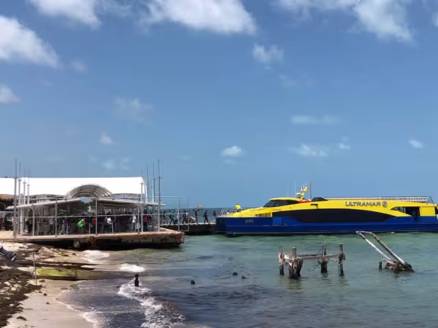 Nuevamente se apreciaron aglomeraciones en la zona de espera de abordaje