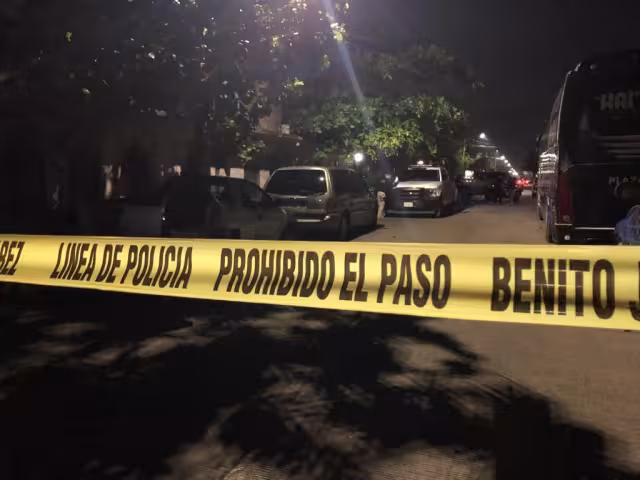 Autoridades catean vivienda por presunta venta de sustancia prohibidas en Cancún