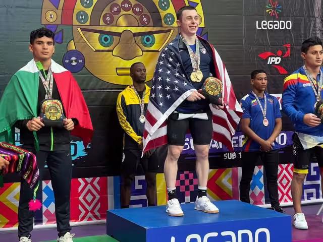 El quintanarroense Herseleid Antonio Carrazco Cetz, seleccionado nacional de México, subió a la tarima con el segundo lugar en el Campeonato Panamericano Juvenil Sub-20 de Levantamiento de Pesas en Lima