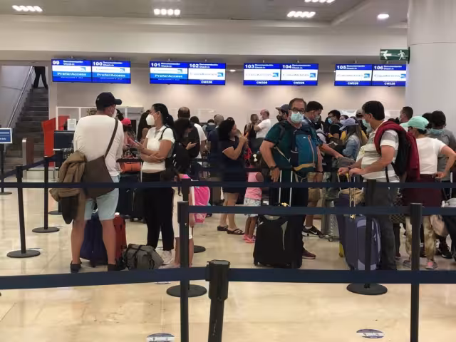 El gobierno de los Estados Unidos advirtió a quienes planean visitar México tomar precauciones por el aumento de delitos como el homicidio