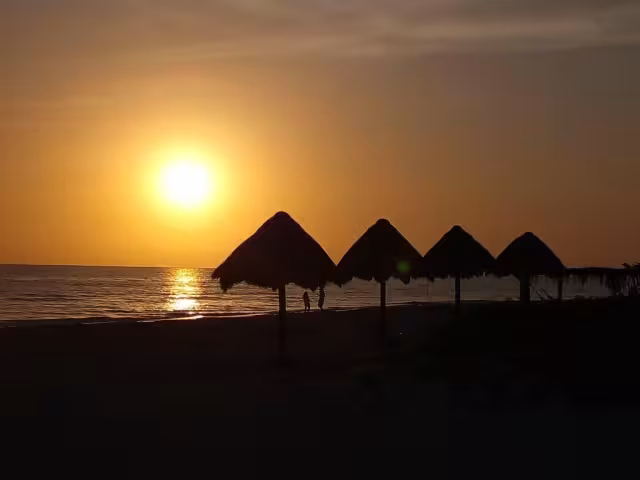 Los bañistas, nacionales y extranjeros, disfrutaron de las aguas cristalinas