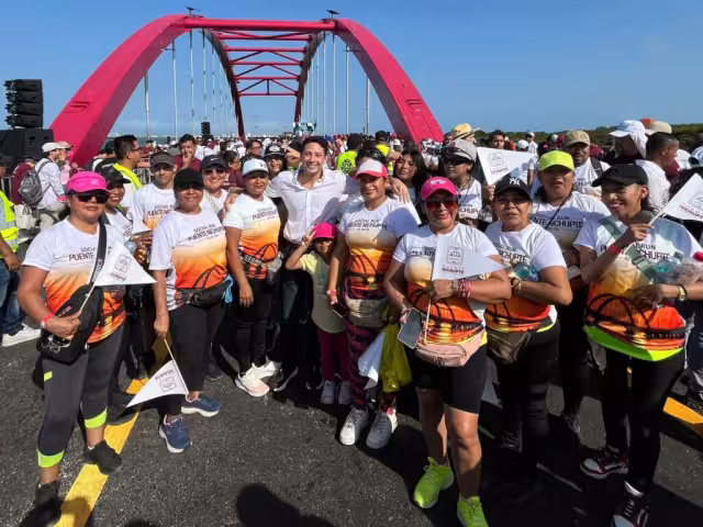 Expresaron familias su molestia ante el despliegue de propaganda durante la apertura de la infraestructura via