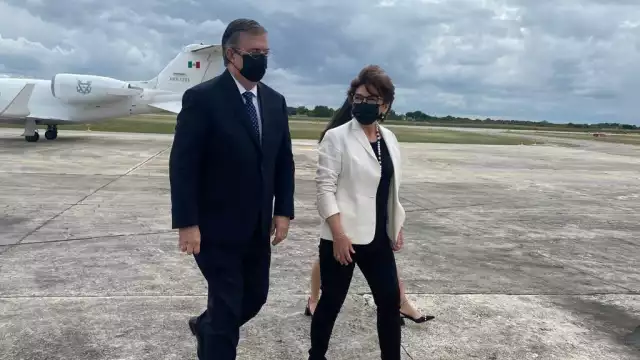 El canciller fue recibido por la secretaria General de Gobierno María Fritz Sierra