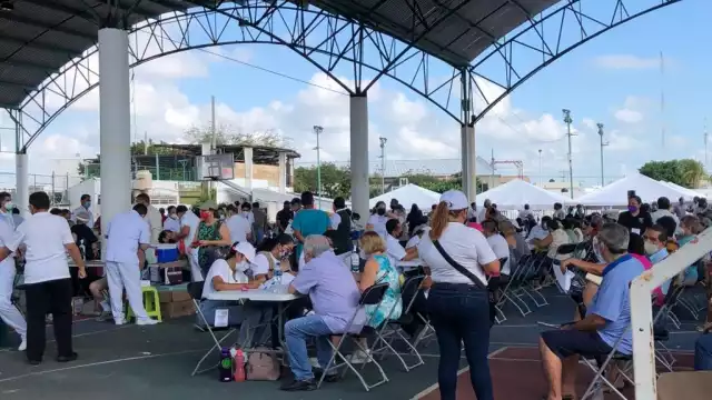 Reactivan Plan Nacional de Vacunación contra COVID-19 para adultos mayores en Cancún