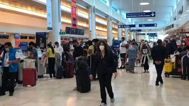 Las terminales del Aeropuerto Internacional de Cancún lucieron con una afluencia moderada de pasajeros este 8 de septiembre