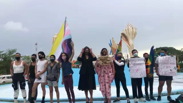 La Suprema Corte de Justicia de la Nación, el 17 de octubre de 2018, reconoció el derecho de personas trans sobre su elección de identidad de género en documentos oficiales