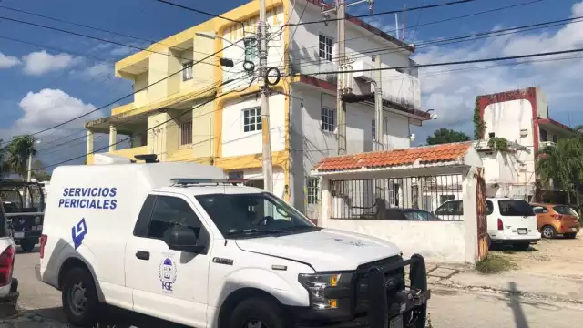 Servicios Periciales de la FGE Quintana Roo acudió a la Supermanzana 64 de Cancún para el levantamiento del cuerpo