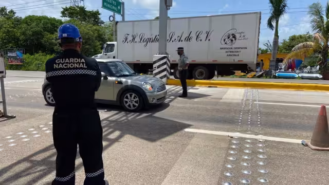 Los 10 cubanos quedaron a disposición del Instituto Nacional de Migración