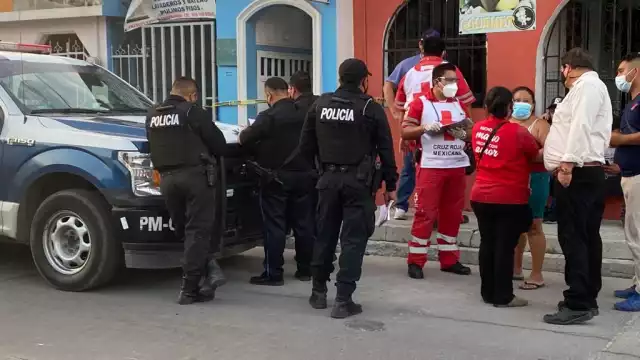 Así estaban las autoridades afuera del lugar donde se encontró el cuerpo
