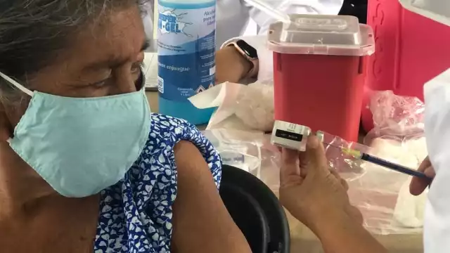 La inoculación inició desde temprano en la Región 94 de Cancún