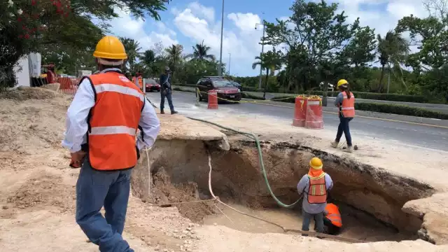 En redes sociales se manejó que era un socavón que se había presentado en la zona