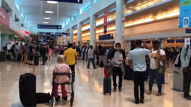 Algunas aerolíneas cancelaron los vuelos de llegada programados para este jueves al aeropuerto de Cancún