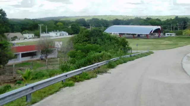 El agua que llega tiene alto contenido de calcio, la usan para regar