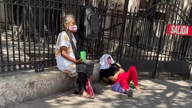 Más de 40 mujeres de la calle se quedaron sin festejar