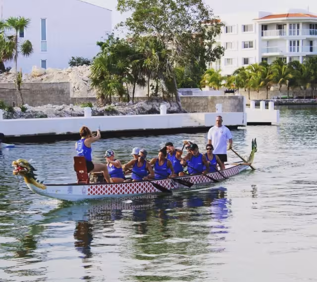 El Festival de Bote Dragón "Rosa Mexicano",