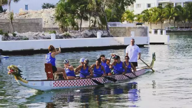 El Festival de Bote Dragón "Rosa Mexicano",