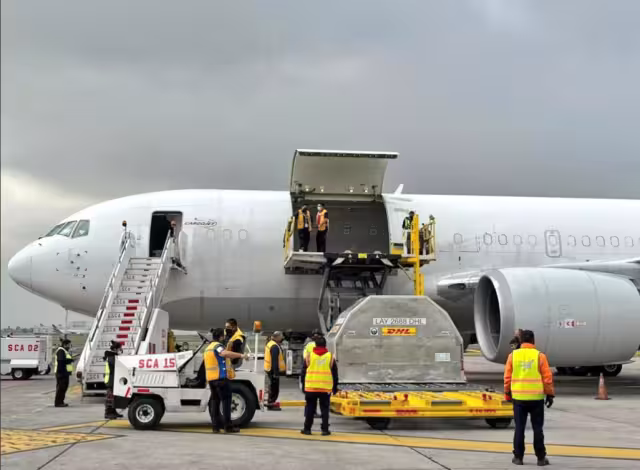Este miércoles llegaron a México 516 mil dosis de vacunas de la marca Pfizer que fueron donadas por Corea del Sur.