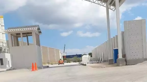 Quejosos aseguran que desde que inició la edificación de la obra cementera en Progreso se apreció el daño al manto freático. Foto: Especial Quejosos aseguran que desde que inició la edificación de la obra cementera en Progreso se apreció el daño al manto freático. Foto: Especial