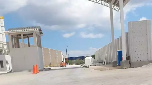 Quejosos aseguran que desde que inició la edificación de la obra cementera en Progreso se apreció el daño al manto freático. Foto: Especial