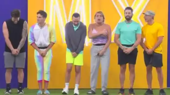 Team Infierno' se lanzan sin ropa a la alberca de La Casa de los Famosos
Team Infierno' se lanzan sin ropa a la alberca de La Casa de los Famosos