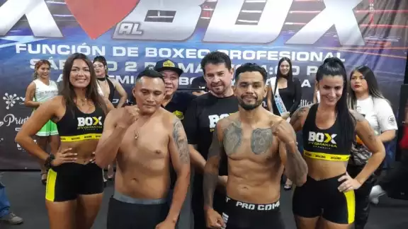 El sinaloense Sergio “Culichi” Acosta y el cozumeleño Edgar “Soldado” Medina superaron la báscula durante la ceremonia de pesaje y se declararon listos
