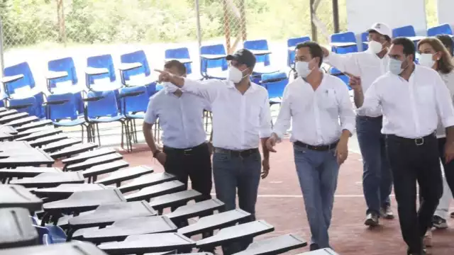 Mauricio Vila plantea la entrega de equipo mobiliario para 461 escuelas distribuidas en 82 municipio del estado