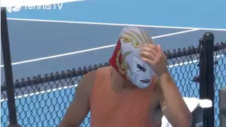 ¡Momento viral! Alcaraz se convierte en luchador por un día con máscara de Dr. Wagner Jr. 