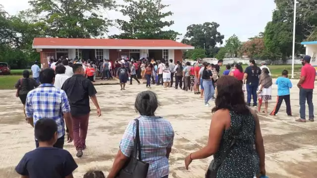 Los votantes esperaron más de una hora en José María Morelos para poder emitir su sufragio en las elecciones en Quintana Roo