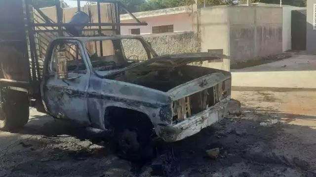 La unidad quedó consumida por las llamas, no hubo heridos