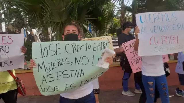 Familiares aseguran que el joven es usado como "chivo expiatorio"