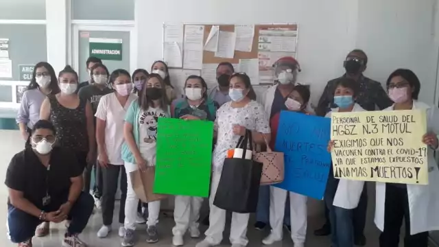 Los “soldados de la salud” se manifestaron para demandar la pronta aplicación de la dosis que ya se hizo en hospitales de Mérida, como la T-1 y el de Alta Especialidad