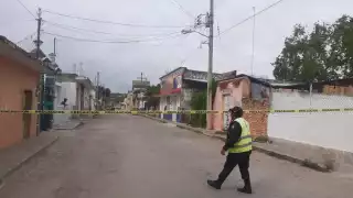 El atacante fue detenido por la Policía Municipal y el lugar fue acordonado para las investigaciones correspondientes