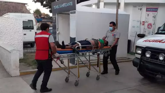 El hombre terminó con varios golpes y lesiones en el cuerpo tras salirse de la carretera El hombre terminó con varios golpes y lesiones en el cuerpo tras salirse de la carretera